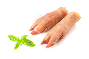 Prekajene-svinjske-nogice